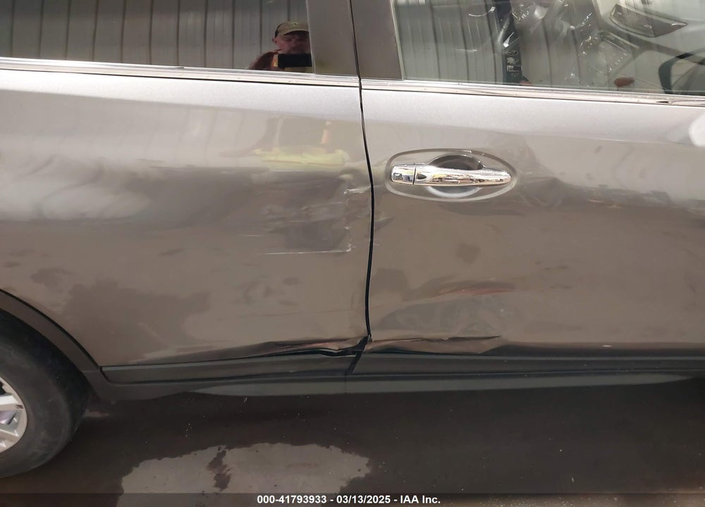 2019 NISSAN ROGUE SV VIN: 5N1AT2MV1KC827922