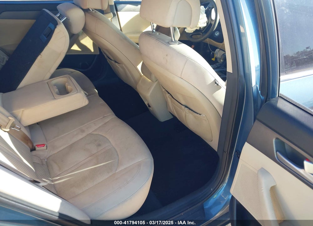 2015 HYUNDAI SONATA VIN: 5NPE24AF3FH118582