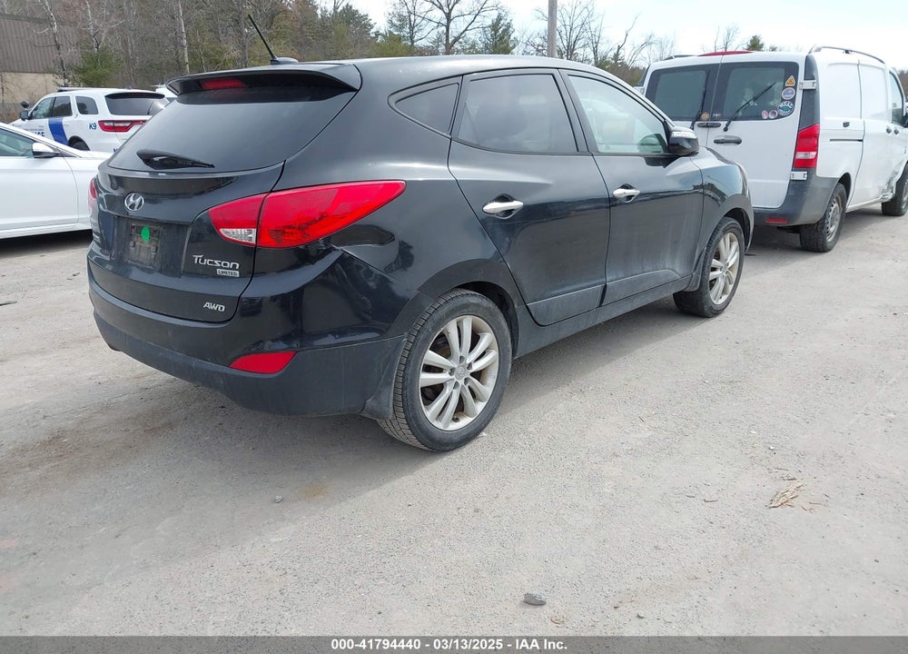 2013 HYUNDAI TUCSON VIN: KM8JUCAC4DU690168