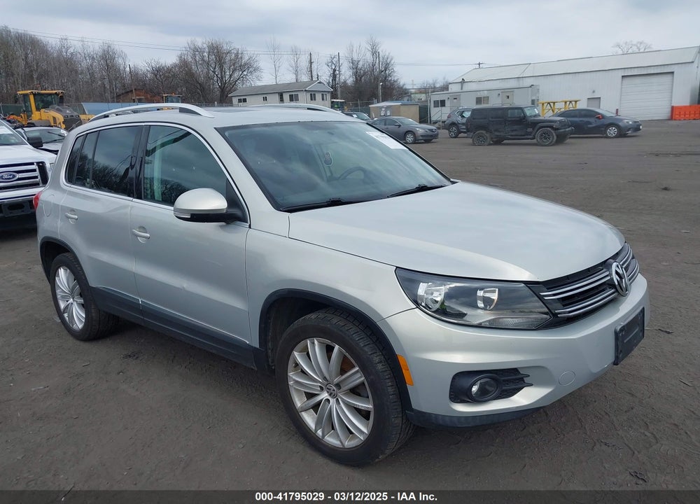 2013 VOLKSWAGEN TIGUAN VIN: WVGBV3AX8DW564470