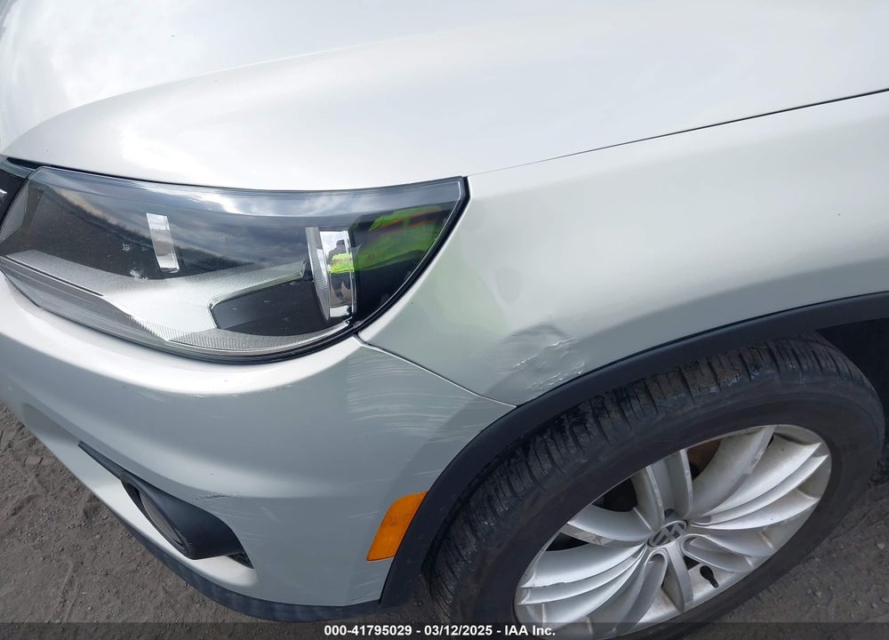 2013 VOLKSWAGEN TIGUAN VIN: WVGBV3AX8DW564470