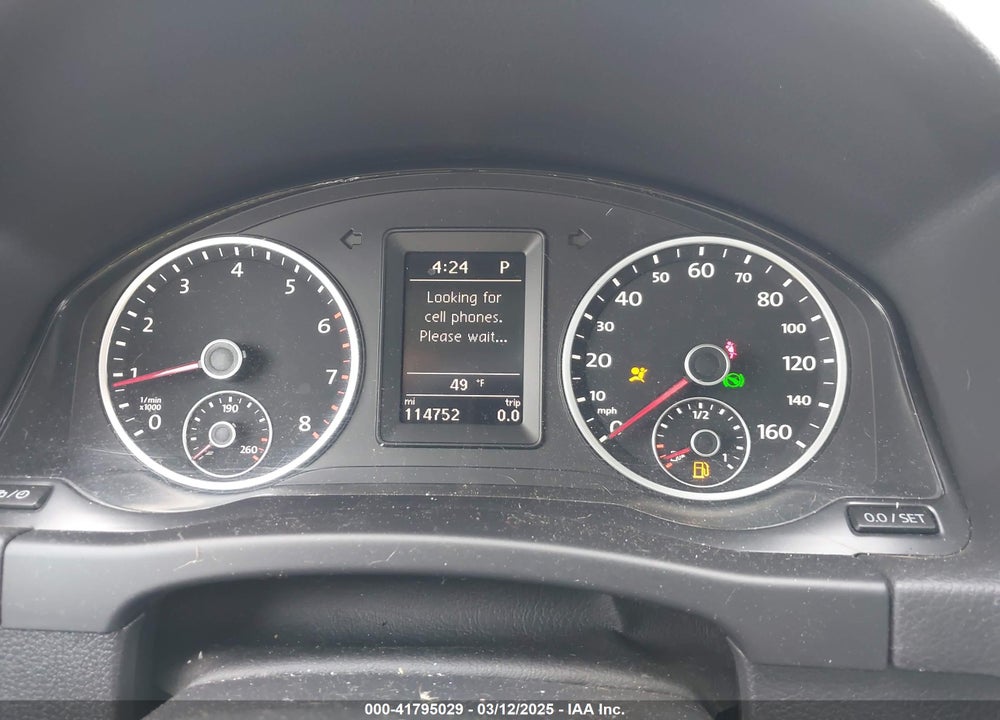 2013 VOLKSWAGEN TIGUAN VIN: WVGBV3AX8DW564470
