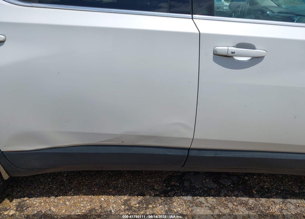2018 CHEVROLET TRAVERSE 1LT VIN: 1GNERGKW8JJ279285
