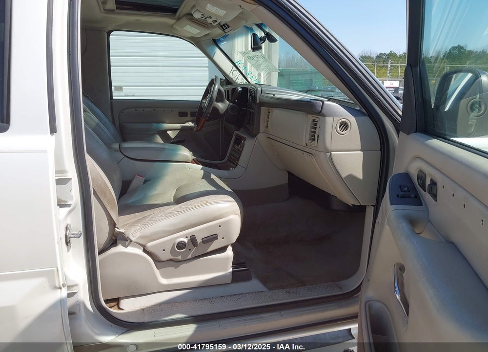 2004 CADILLAC ESCALADE VIN: 1GYEC63T64R231552