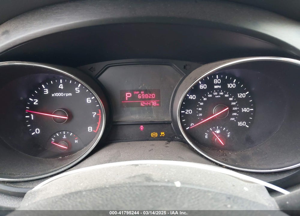 2017 KIA SEDONA VIN: KNDMA5C13H6280733