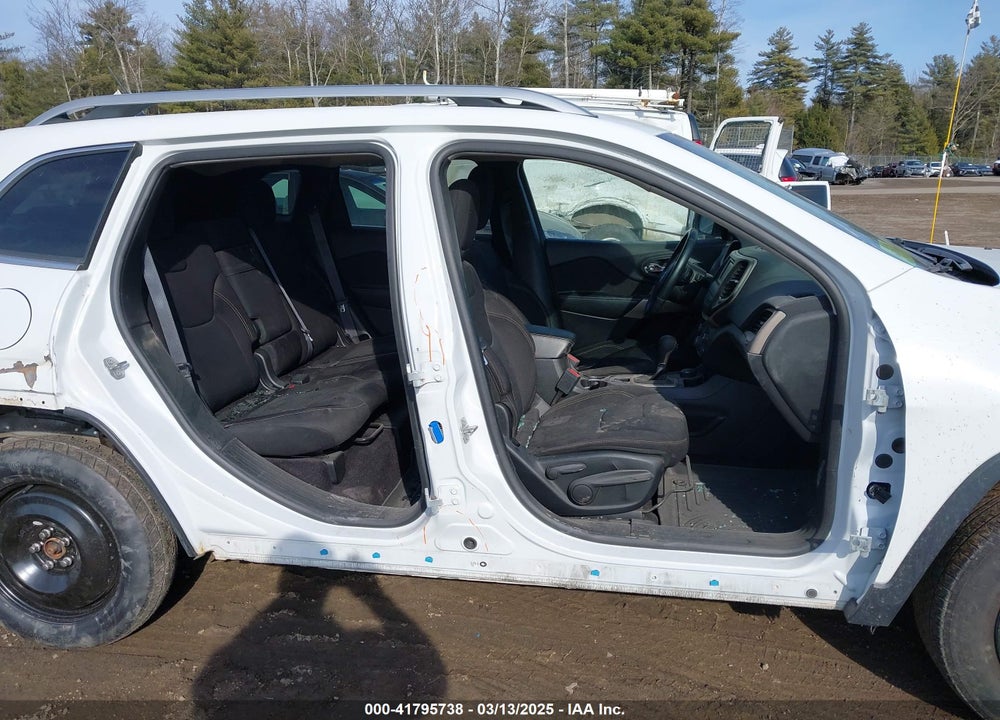 2017 JEEP CHEROKEE VIN: 1C4PJMCBXHW668767