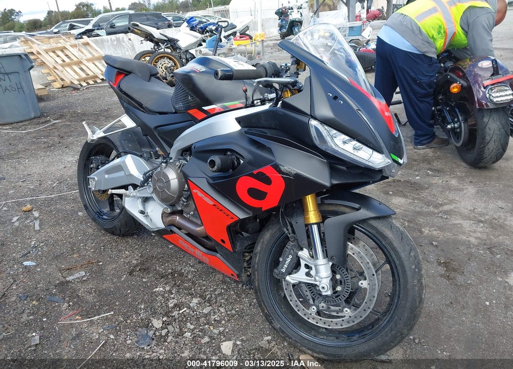 2025 APRILIA RS 660 VIN: ZD4KSUG00SS003749