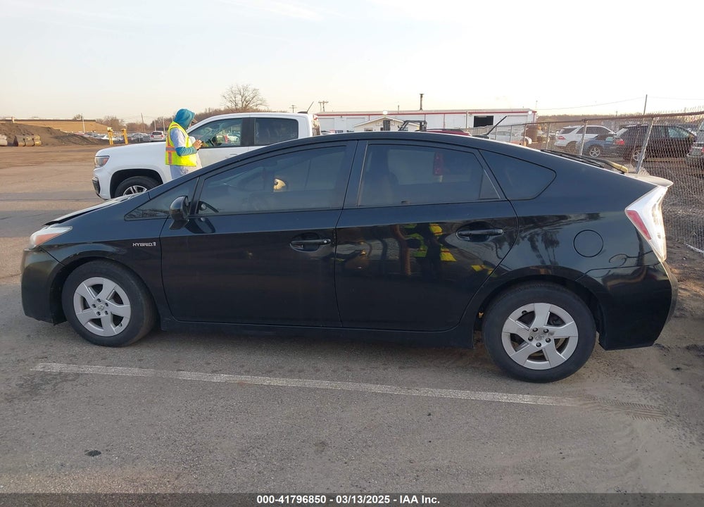 2011 TOYOTA PRIUS VIN: JTDKN3DU4B0300927