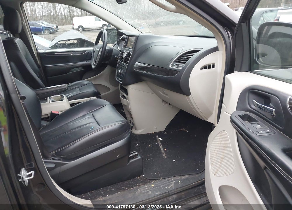 2014 CHRYSLER TOWN & COUNTRY VIN: 2C4RC1BG4ER441609