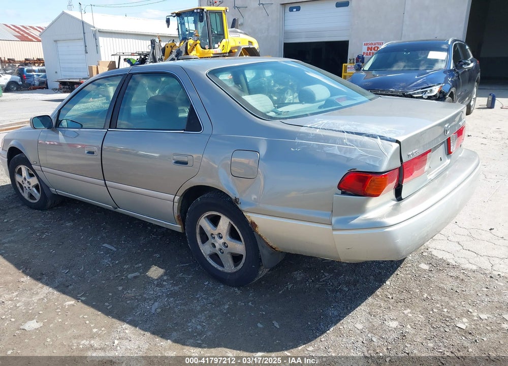 2001 TOYOTA CAMRY LE V6 VIN: JT2BF22K810297028