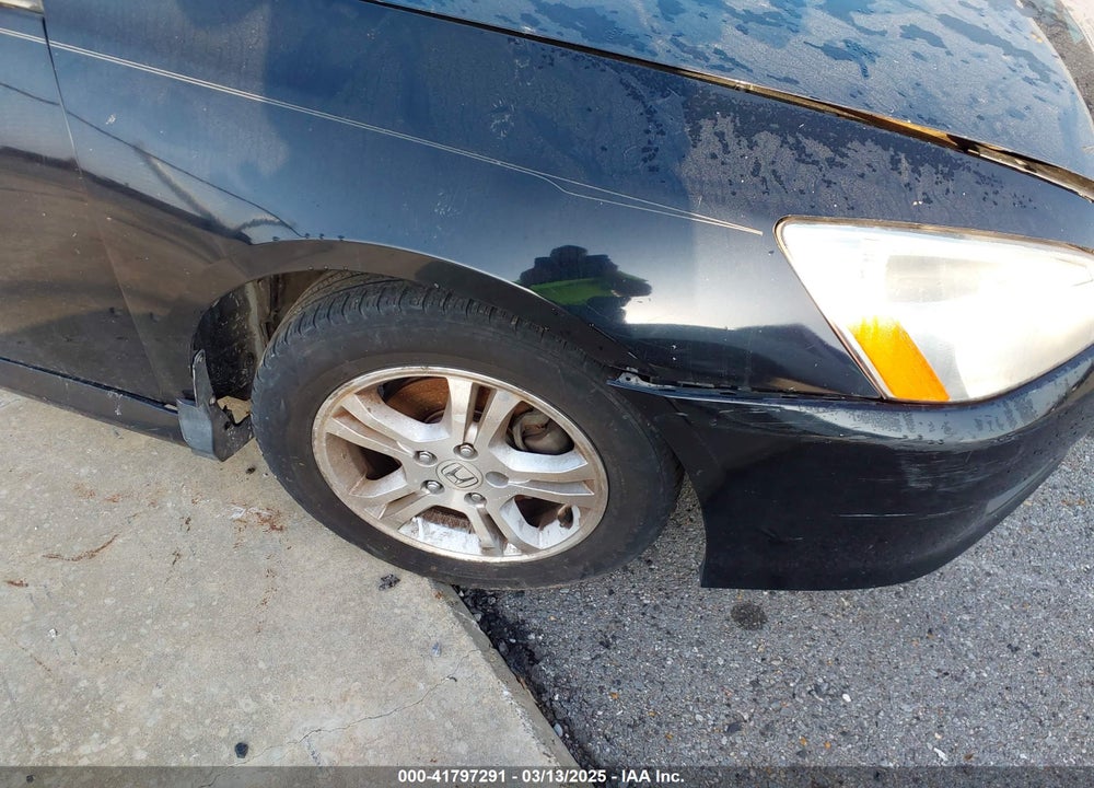 2007 HONDA ACCORD VIN: 1HGCM72607A018208