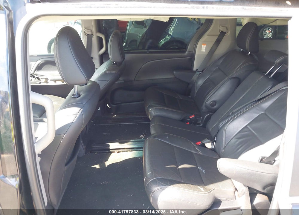 2015 TOYOTA SIENNA SE 8 PASSENGER/SE PREMIUM 8 PASSENGER VIN: 5TDXK3DC2FS605206