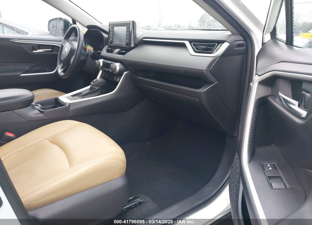 2020 TOYOTA RAV4 XLE VIN: 2T3W1RFV6LW098031