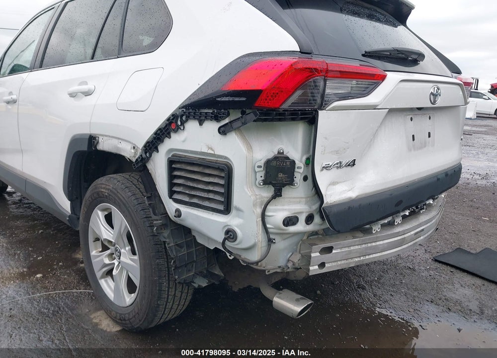 2020 TOYOTA RAV4 XLE VIN: 2T3W1RFV6LW098031
