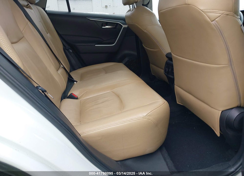 2020 TOYOTA RAV4 XLE VIN: 2T3W1RFV6LW098031