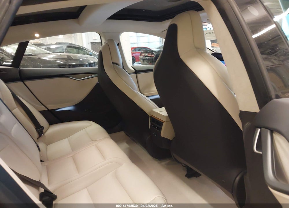 2018 TESLA MODEL S 100D/75D/P100D VIN: 5YJSA1E24JF276044