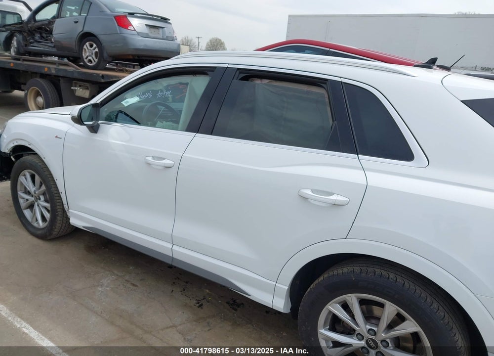 2024 AUDI Q3 VIN: WA1DECF36R1046665