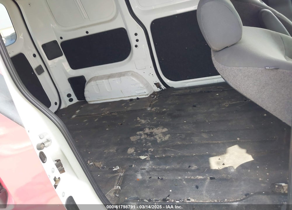 2015 NISSAN NV200 VIN: 3N6CM0KN5FK720855