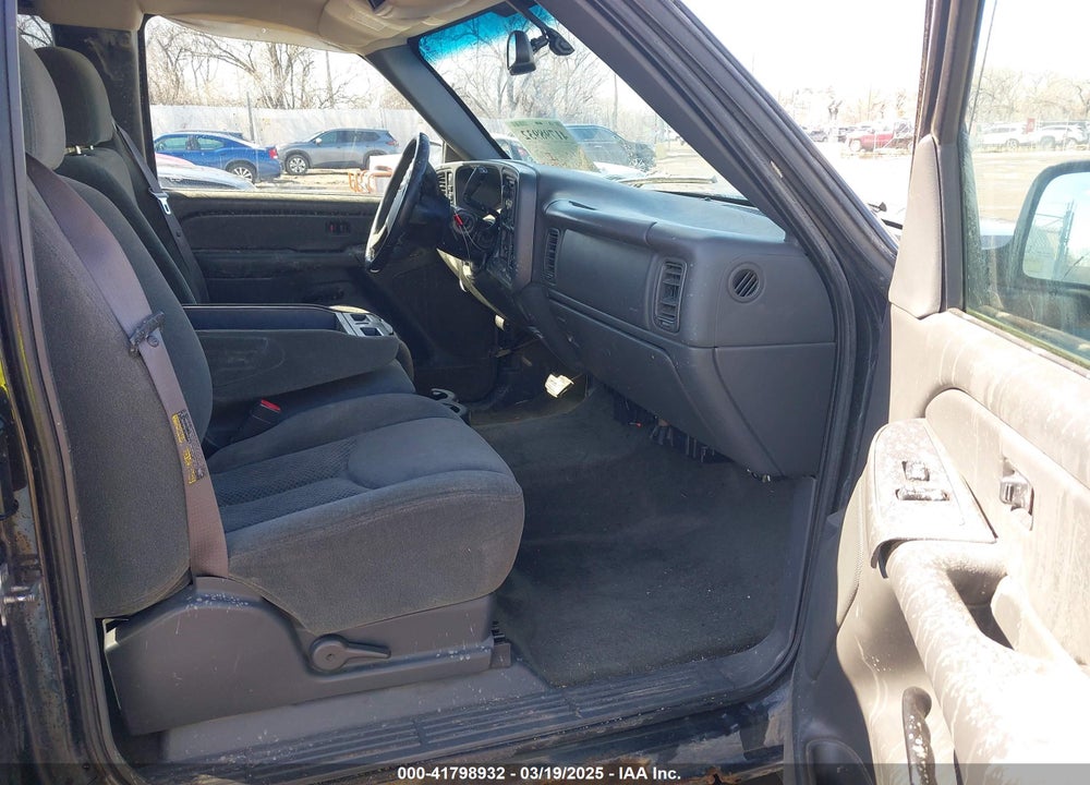 2004 CHEVROLET SILVERADO 2500HD LS VIN: 1GCHK29U74E211431