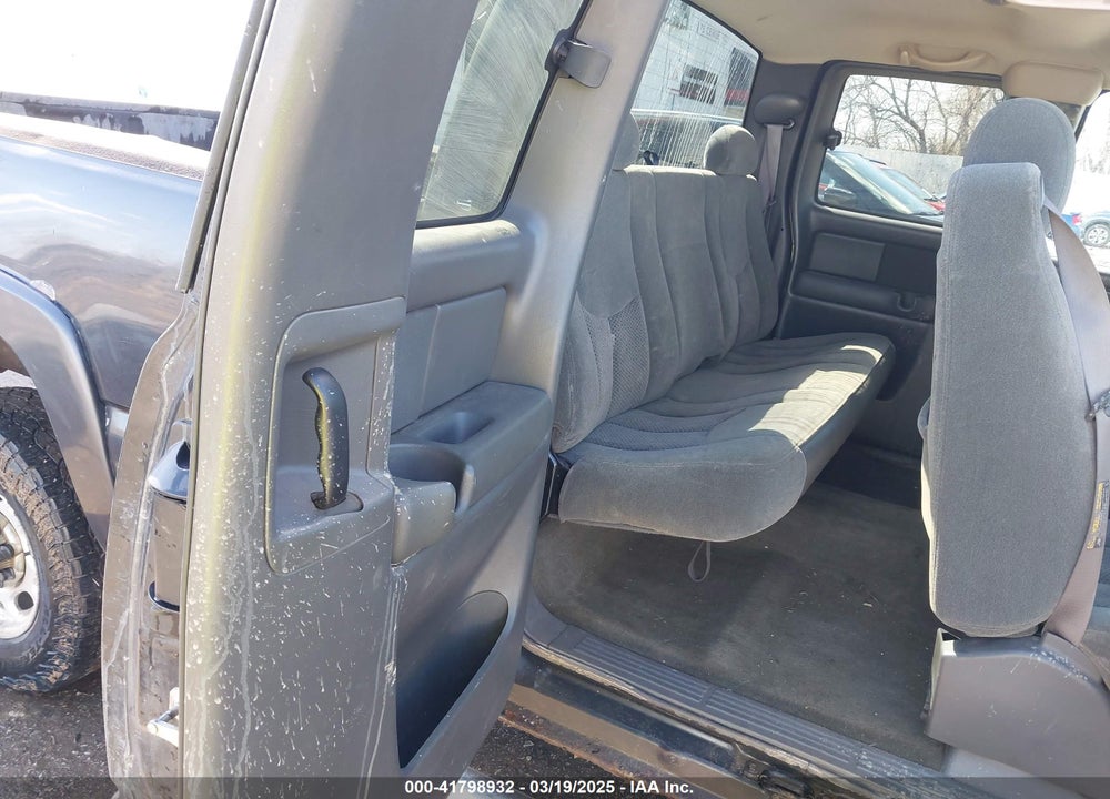 2004 CHEVROLET SILVERADO 2500HD LS VIN: 1GCHK29U74E211431
