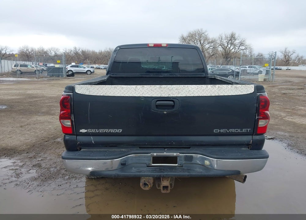2004 CHEVROLET SILVERADO 2500HD LS VIN: 1GCHK29U74E211431
