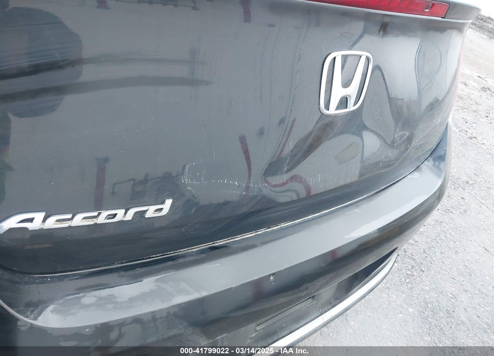 2013 HONDA ACCORD VIN: 1HGCT1B85DA801988