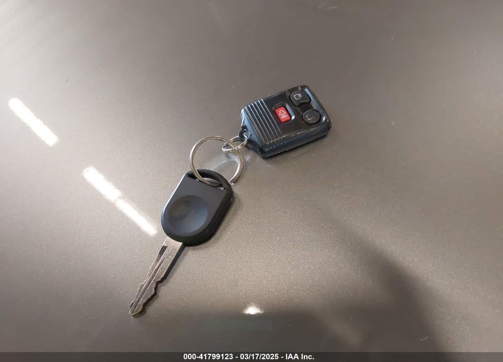 2007 FORD ESCAPE XLT/XLT SPORT VIN: 1FMCU03137KB06555