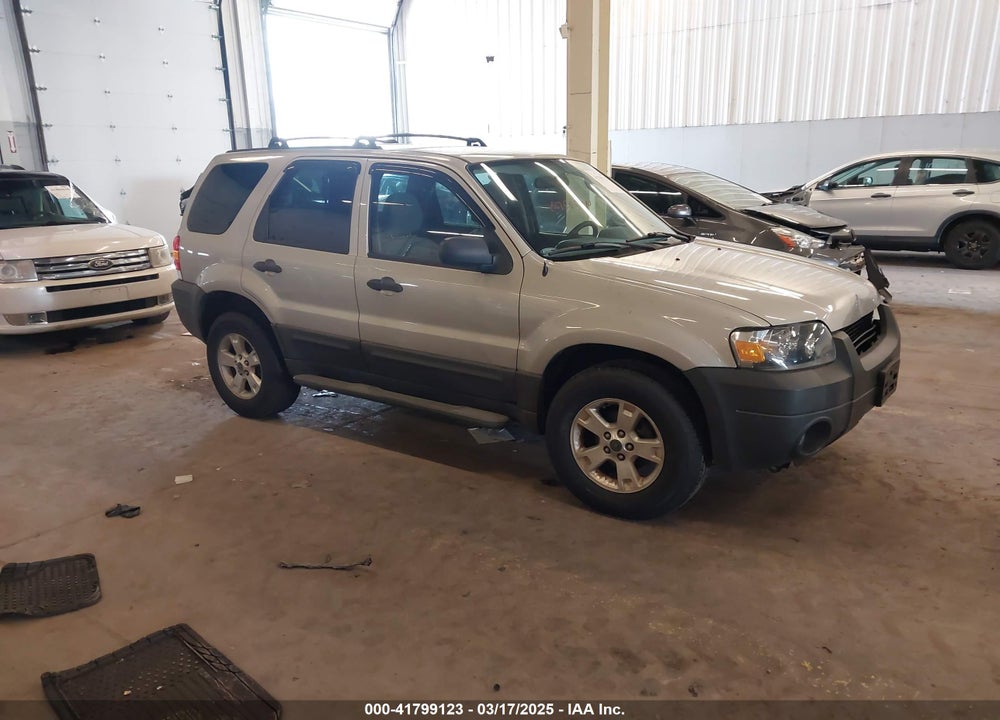 2007 FORD ESCAPE XLT/XLT SPORT VIN: 1FMCU03137KB06555