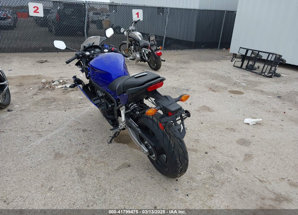2014 HONDA CBR650 F VIN: MLHRC7408E5000188