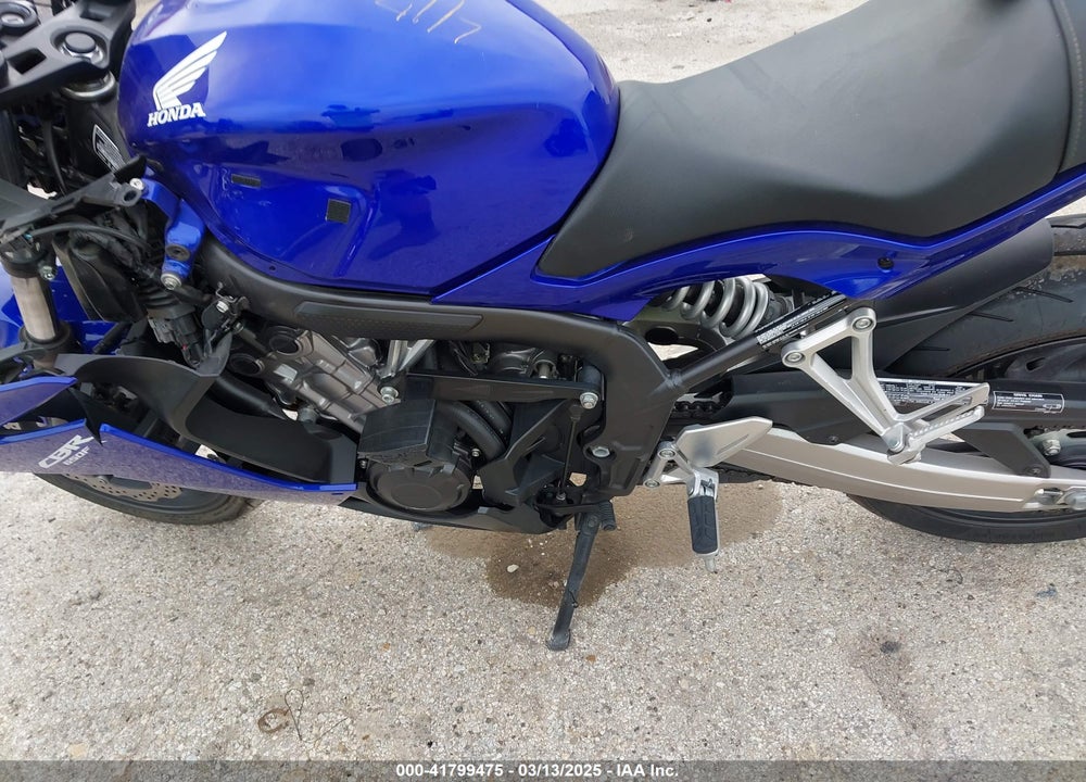 2014 HONDA CBR650 F VIN: MLHRC7408E5000188