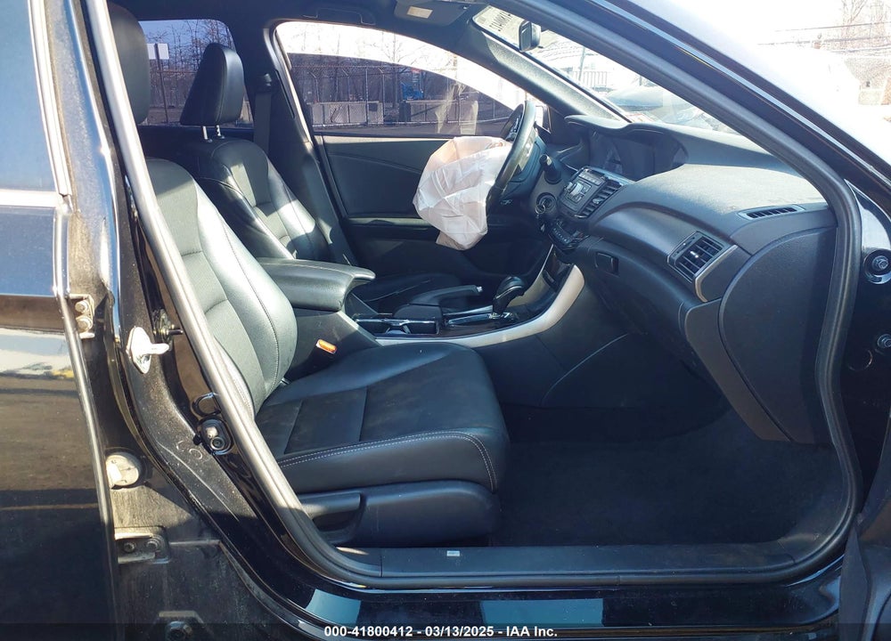 2017 HONDA ACCORD VIN: 1HGCR2F53HA161838