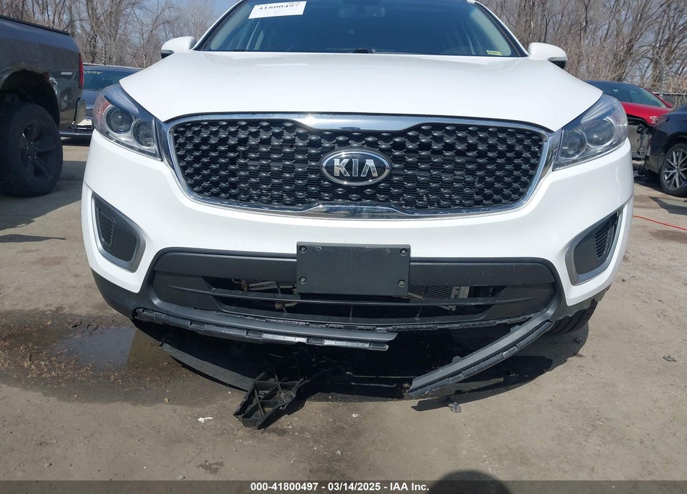 2016 KIA SORENTO 2.4L LX VIN: 5XYPG4A34GG011601