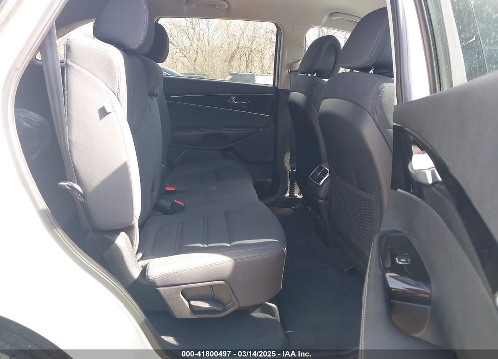2016 KIA SORENTO 2.4L LX VIN: 5XYPG4A34GG011601
