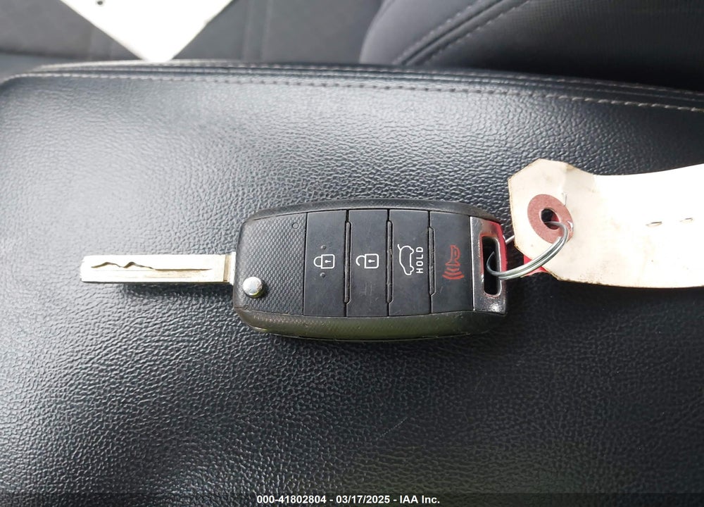 2018 KIA SORENTO VIN: 5XYPG4A34JG378652