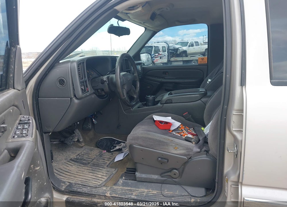 2005 GMC SIERRA 1500HD SLE VIN: 1GTGC13U75F816427