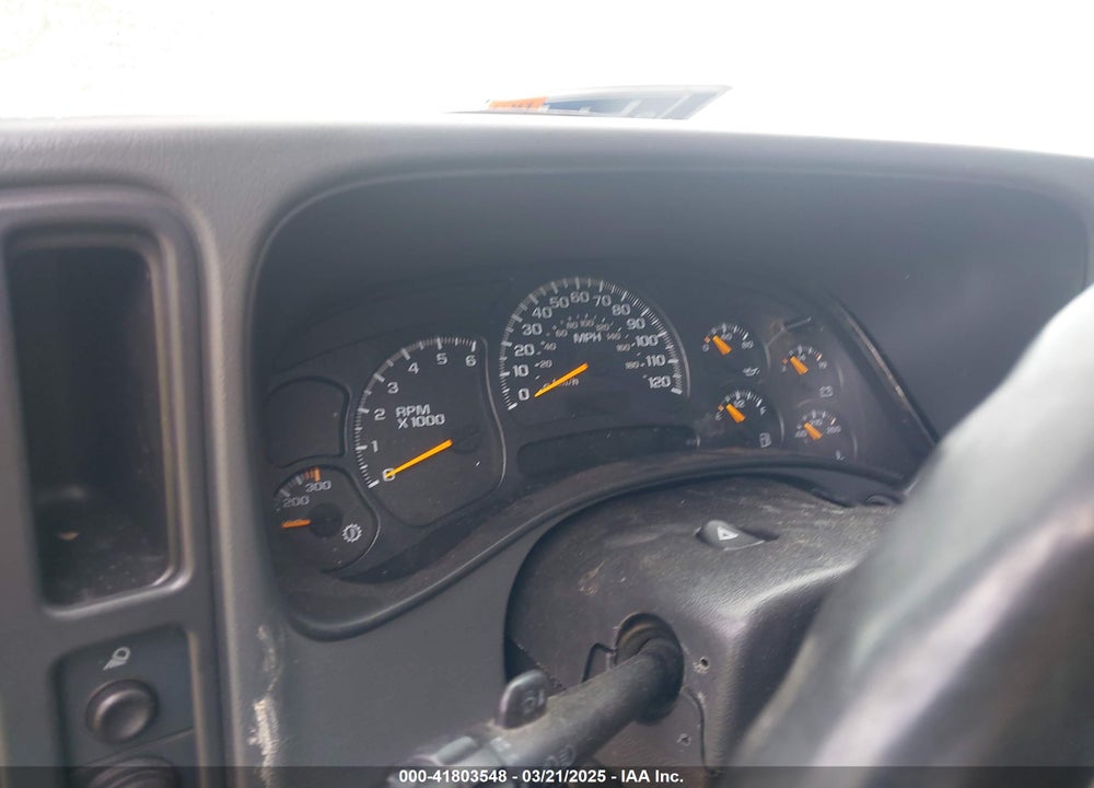 2005 GMC SIERRA 1500HD SLE VIN: 1GTGC13U75F816427