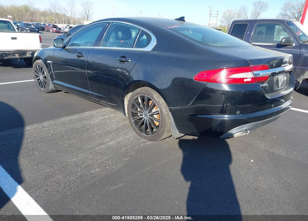 2014 JAGUAR XF VIN: SAJWA0ES7EPU28746