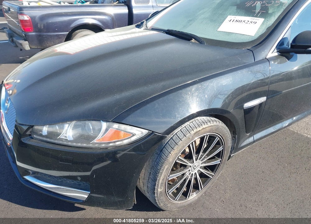 2014 JAGUAR XF VIN: SAJWA0ES7EPU28746
