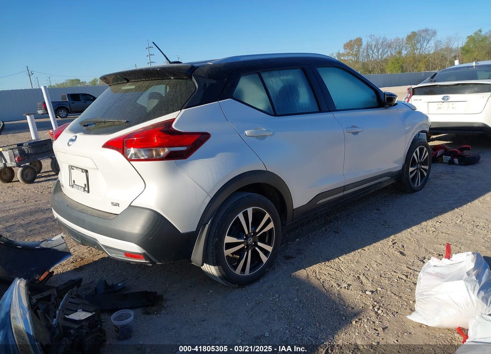2019 NISSAN KICKS SR VIN: 3N1CP5CU1KL538381