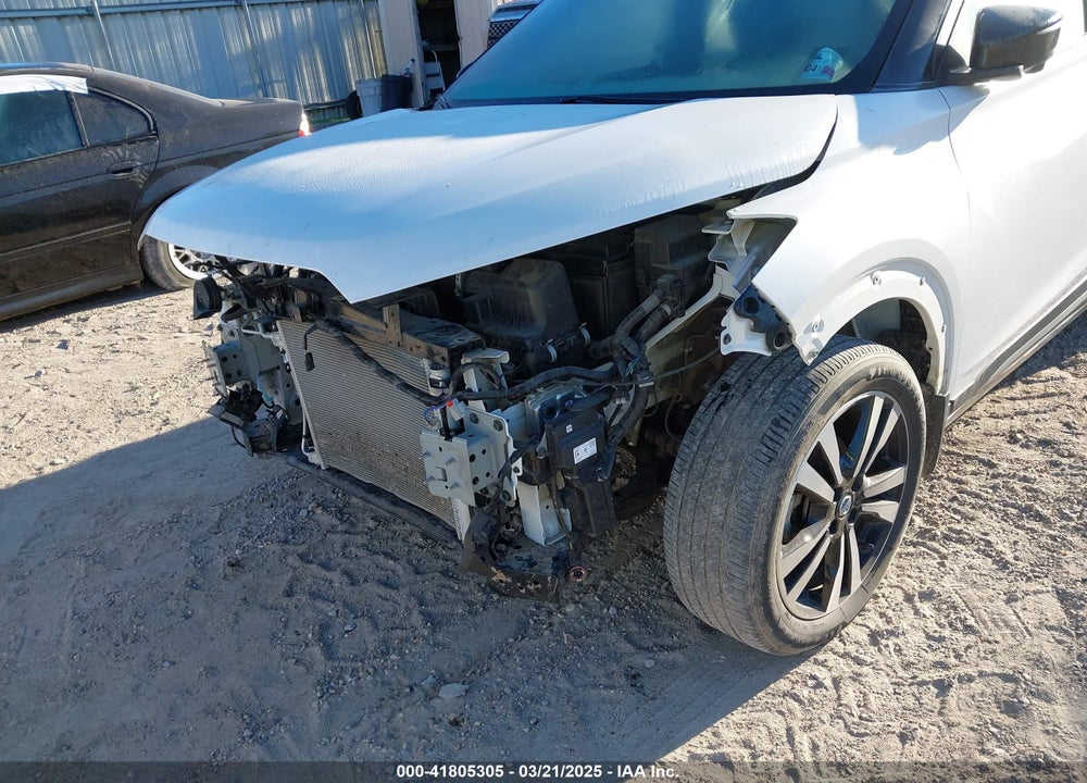 2019 NISSAN KICKS SR VIN: 3N1CP5CU1KL538381