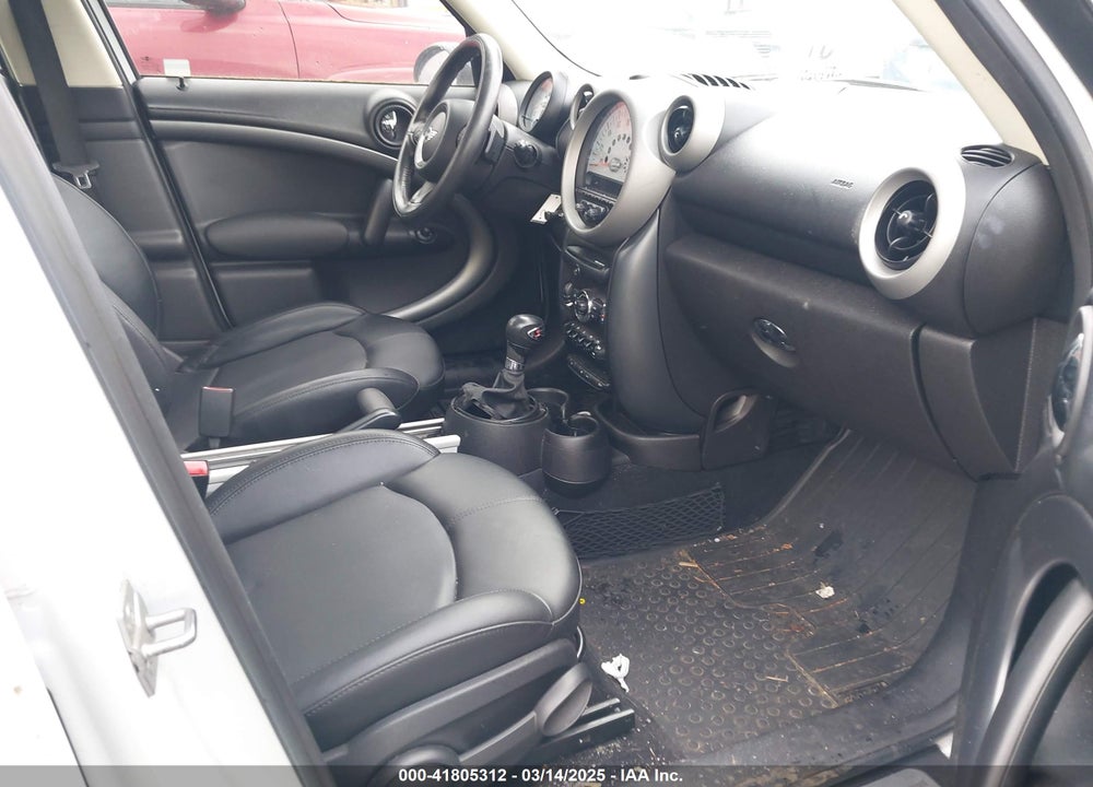 2011 MINI COOPER S VIN: WMWZC5C50BWL53497