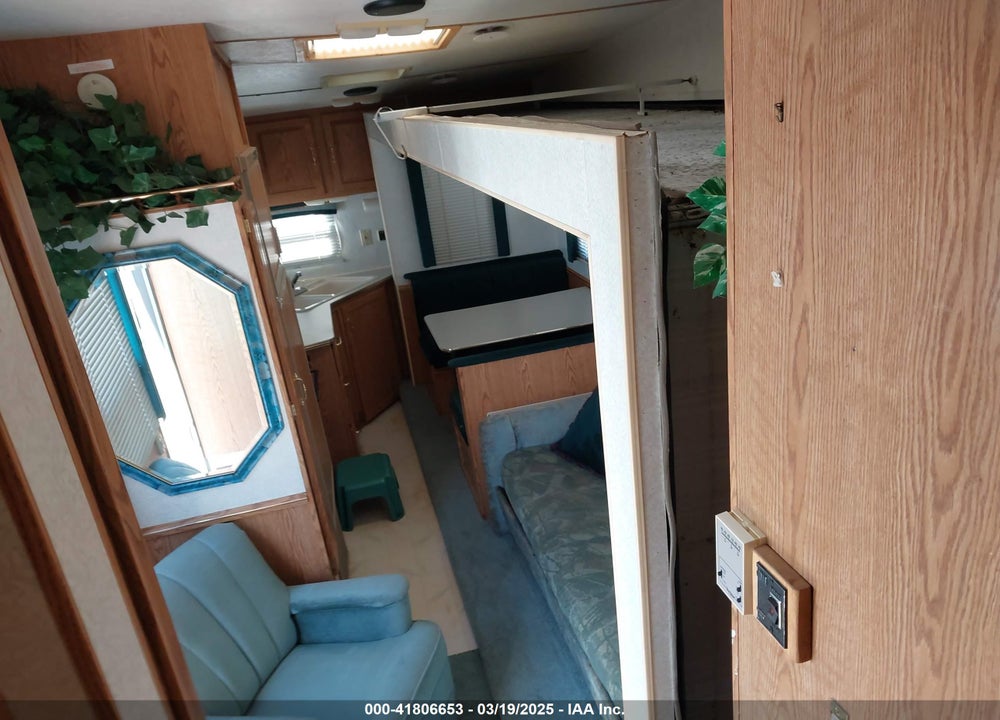 1995 ROAD RANGER 34 FOOT RV VIN: 1KR33GF24SB280283
