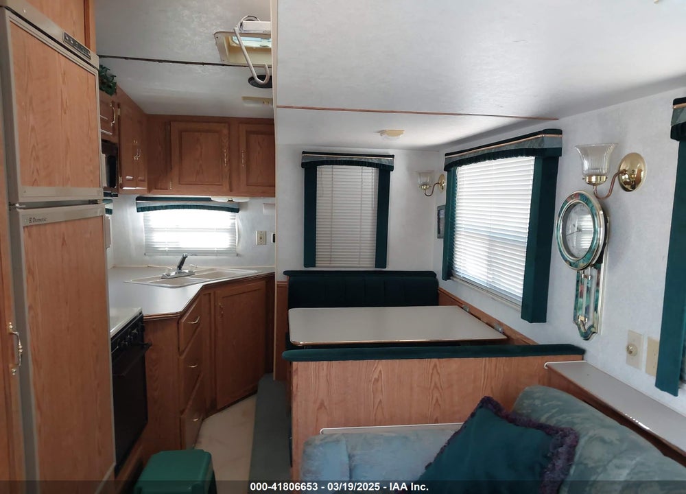 1995 ROAD RANGER 34 FOOT RV VIN: 1KR33GF24SB280283