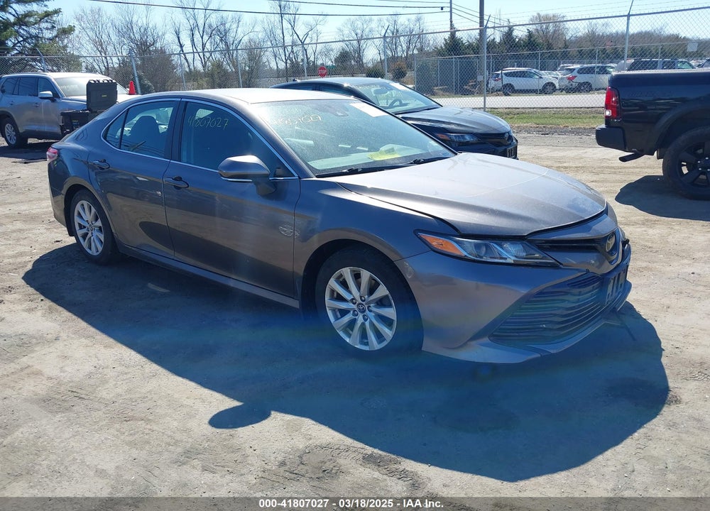 2019 TOYOTA CAMRY LE VIN: 4T1B11HK5KU692717