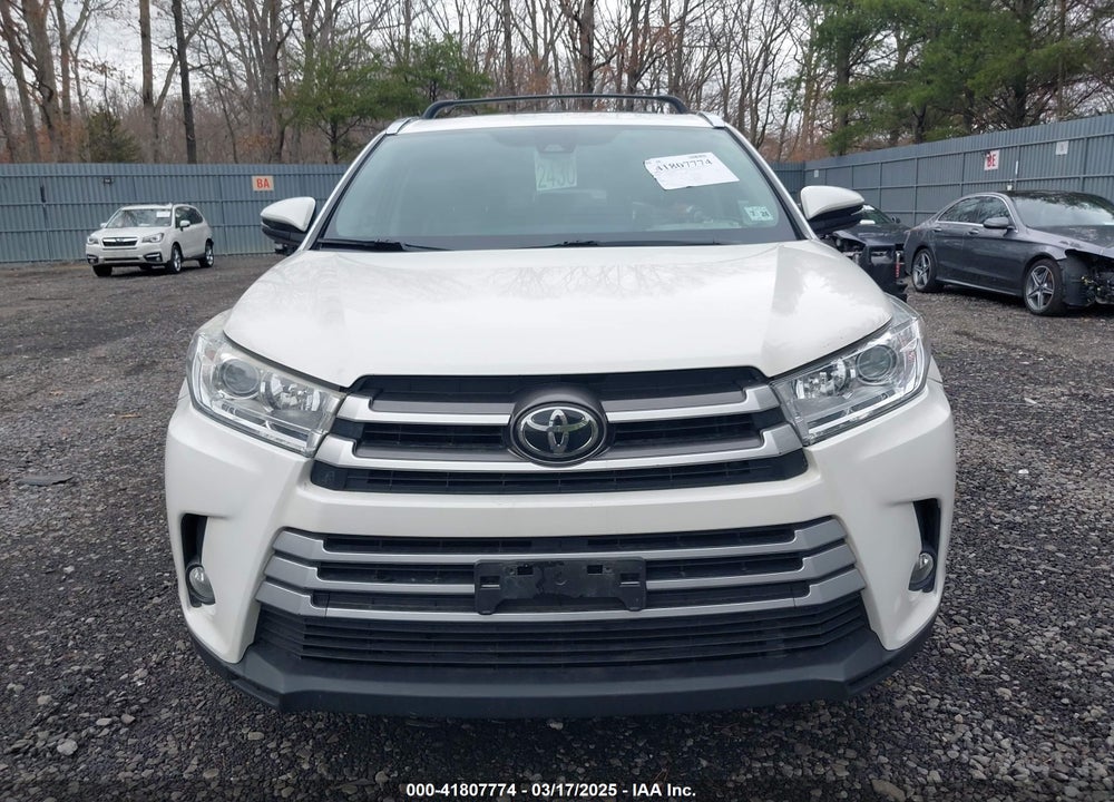 2019 TOYOTA HIGHLANDER XLE VIN: 5TDJZRFH3KS605142
