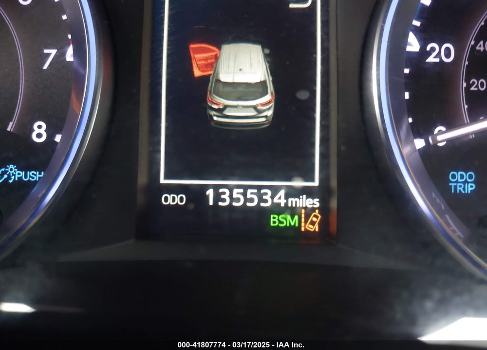 2019 TOYOTA HIGHLANDER XLE VIN: 5TDJZRFH3KS605142