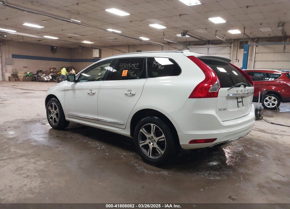 2014 VOLVO XC60 T6 R-DESIGN VIN: YV4902DZ0E2549475