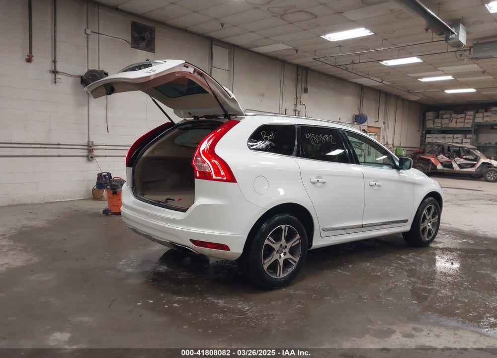 2014 VOLVO XC60 T6 R-DESIGN VIN: YV4902DZ0E2549475