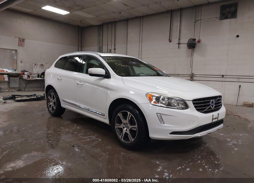 2014 VOLVO XC60 T6 R-DESIGN VIN: YV4902DZ0E2549475