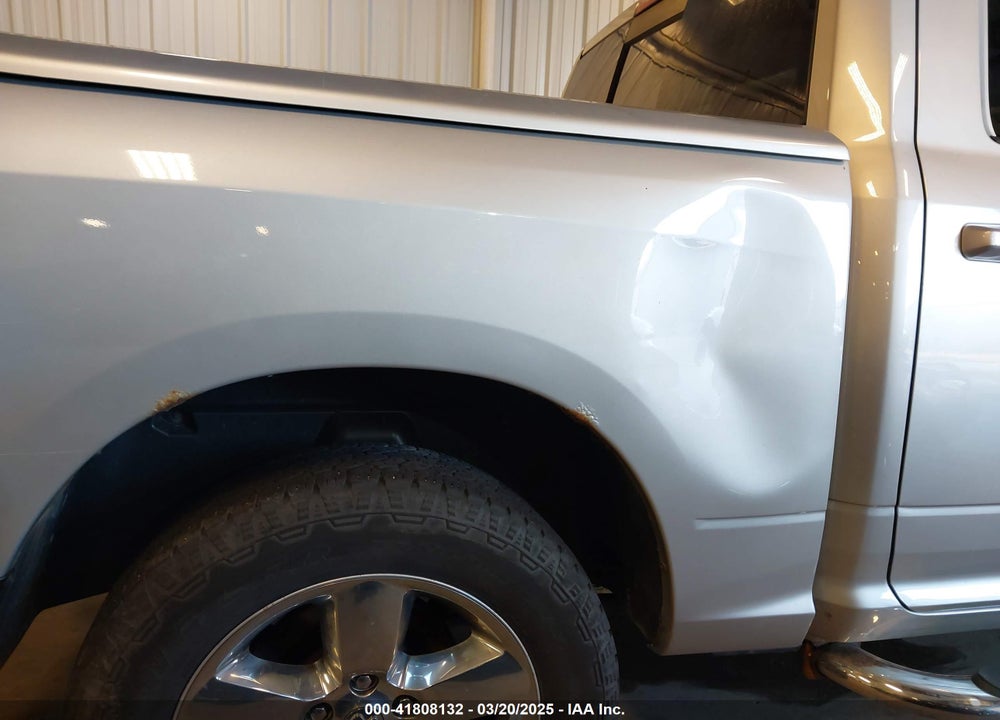 2015 RAM 1500 VIN: 3C6RR7LT7FG546382